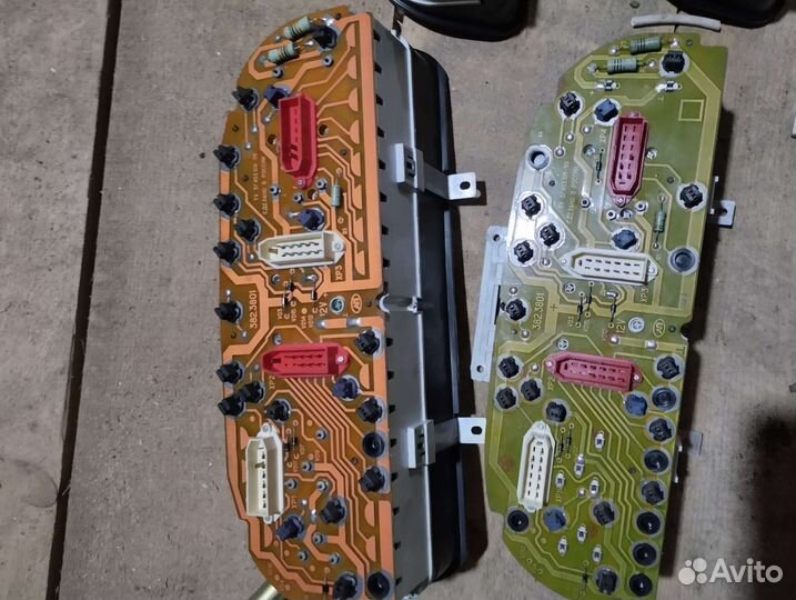 Щиток приборов на волгу