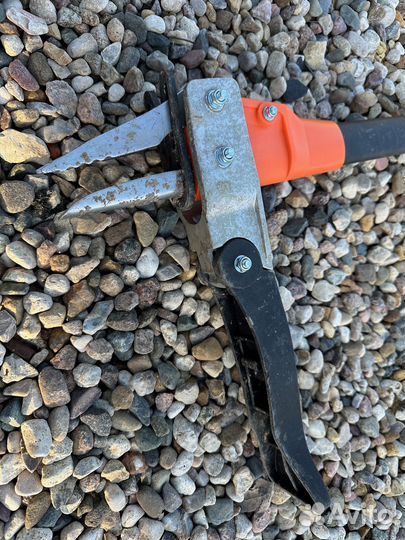 Удалитель сорняков Fiskars Plantic X-tract