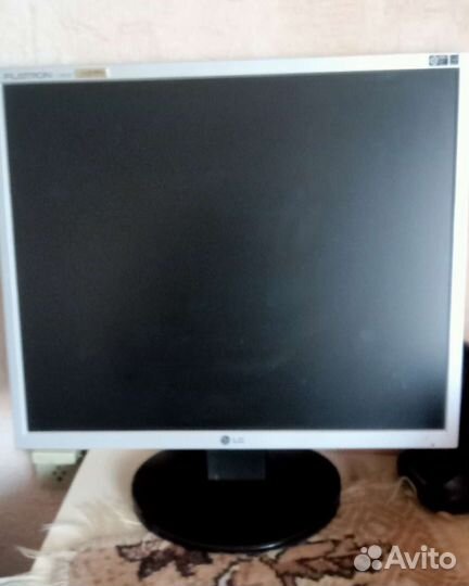 Монитор LG flatron L 1953 S
