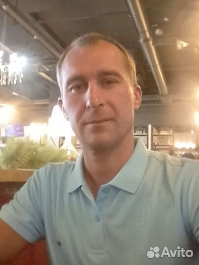 Работник приюта для животных