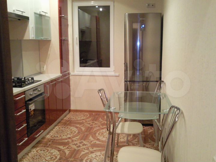 2-к. квартира, 65 м², 4/10 эт.