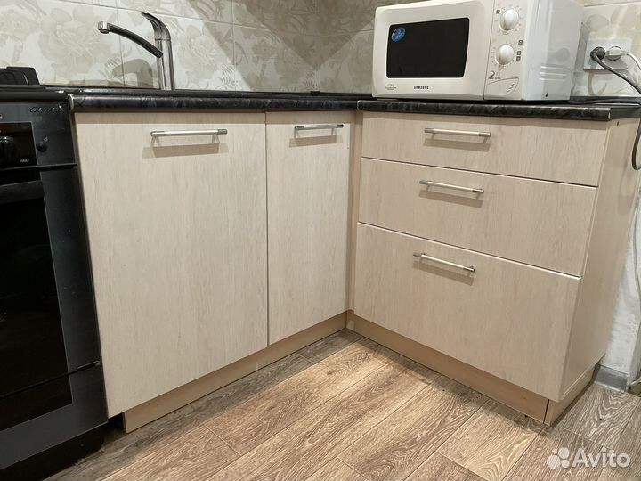 Кухонный гарнитур угловой бу