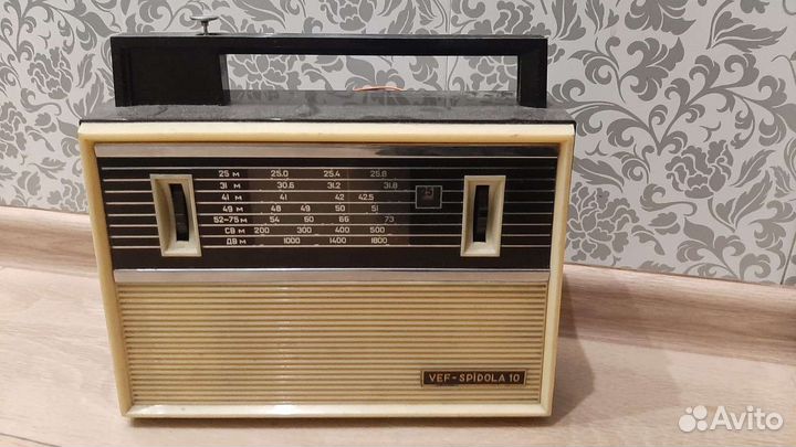 Радио СССР радиоприемник vef-spidola 10