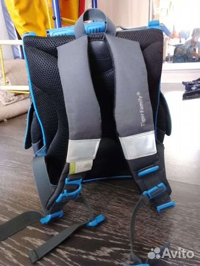 Отдам за вкусняшку портфель для мальчика