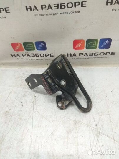Петля буксировочная передняя правая Ford Transit
