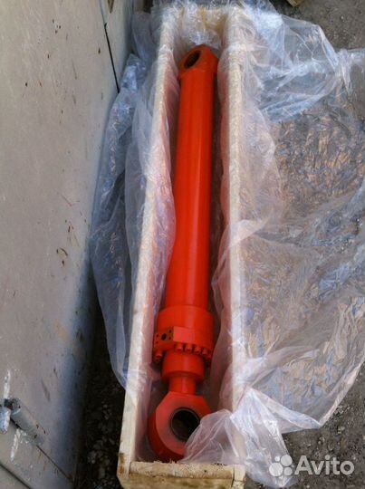 Гидроцилиндр ковша ZX330-3 4643260