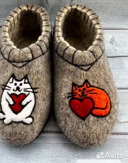 Женские вещи и обувь