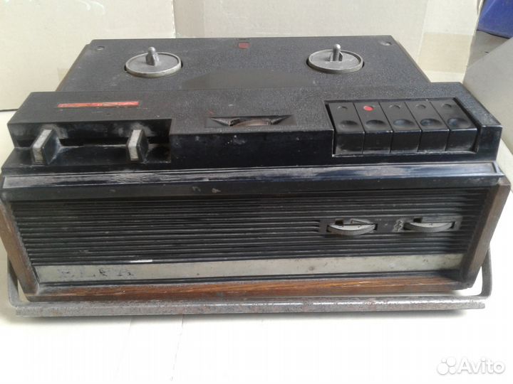 Магнитофон 