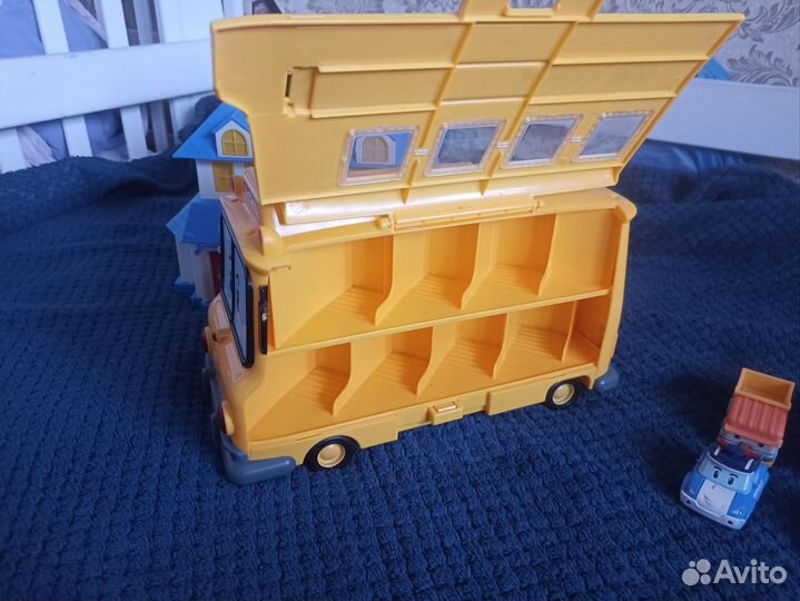 Робокар поли станция, автобус скулби