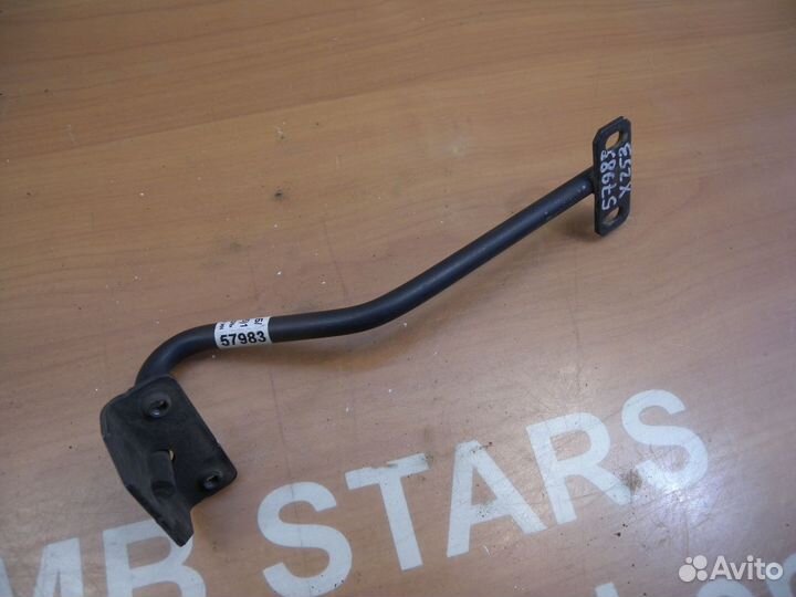 Стойка центральная рамки радиатора Mercedes Х253 М