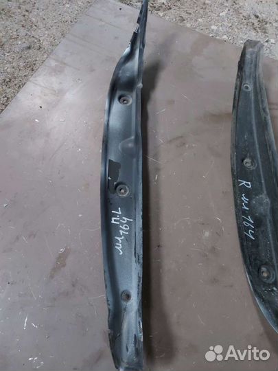 Накладка крыла левая правая на Mercedes ML GL 164