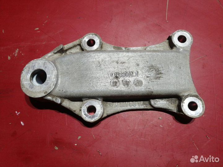 Кронштейн редуктора задний Mercedes Benz S500 W221