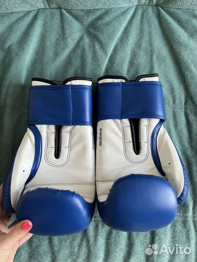 Боксерские перчатки adidas