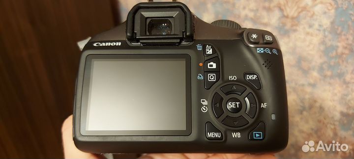 Зеркальный фотоаппарат Canon EOS 1100D с 18-55