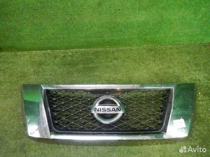 Решетка радиатора с камерой Nissan Pathfinder 4 R5