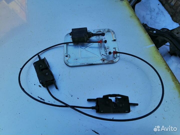 Нижний замок багажника BMW X5, E53