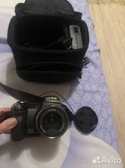 Компактный фотоаппарат