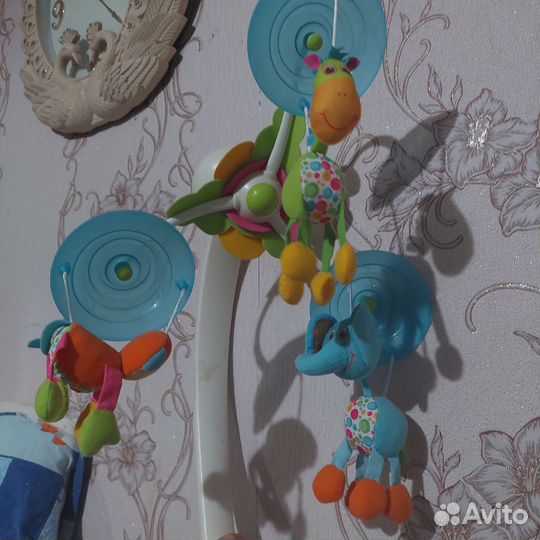 Музыкальная карусель на кроватку