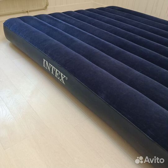 Надувной матрас-кровать intex 191 х 137 бу