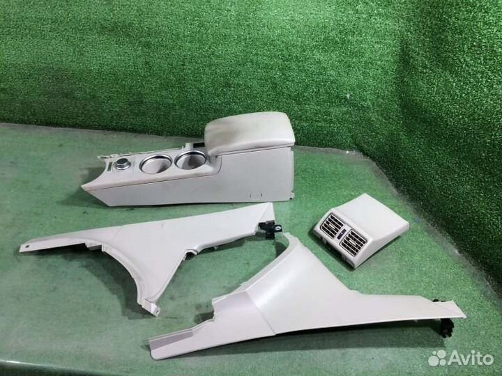 Подлокотник Subaru Outback BPH EJ255 2008