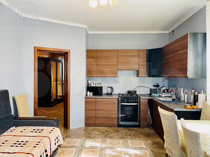 Дом 200 м² на участке 6 сот.