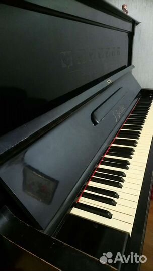 Пианино J. Becker