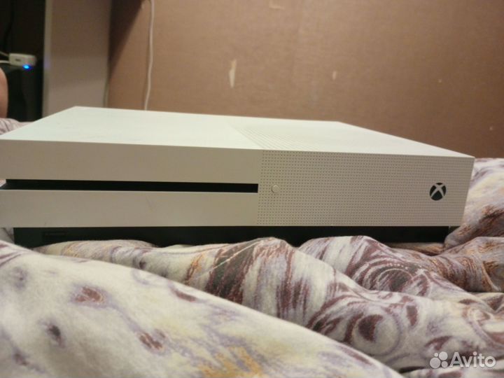 Xbox one s с дисководом