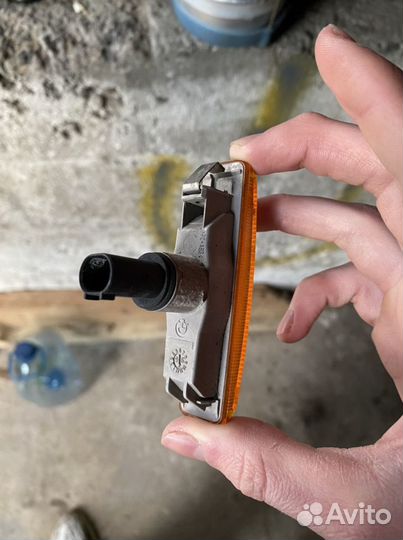 Продам повторители поворотников Бмв Е39