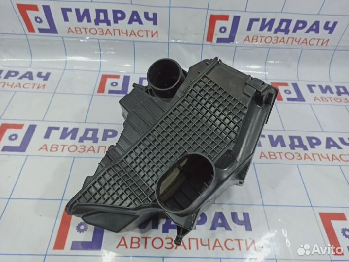 Корпус воздушного фильтра Renault Duster 165001258R