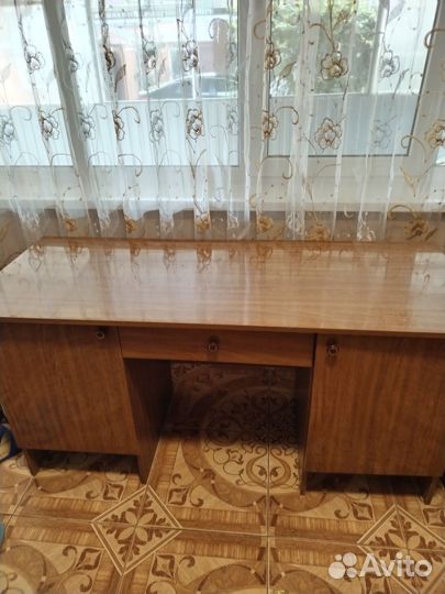 Стол, в отличном состоянии