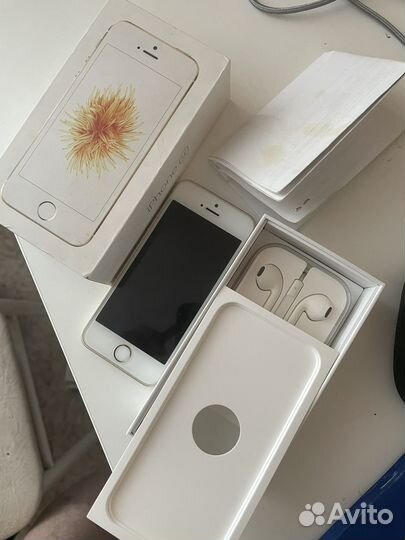 iPhone SE, 128 ГБ
