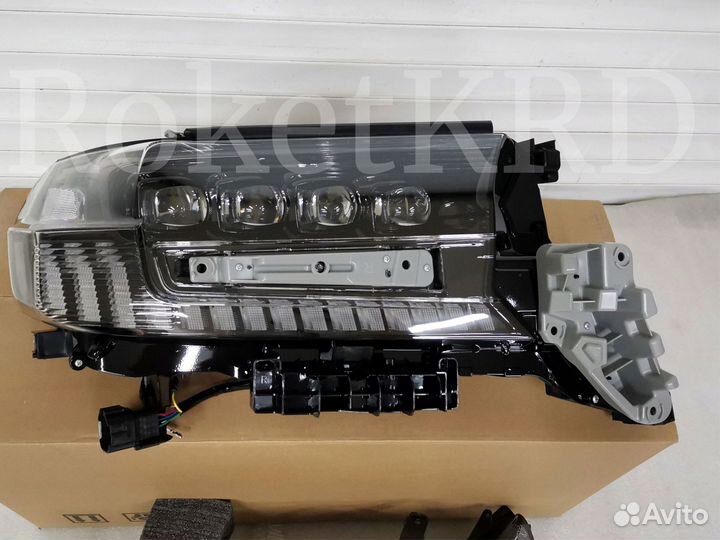 Фары Toyota Land Cruiser 200 2016+ 4 линзы F6895