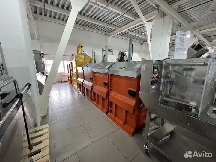 Упаковочное оборудование.Пресс,запайщик