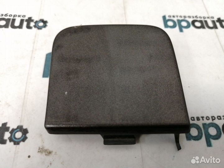 Заглушка букс крюка заднего бампера 3AE807441A