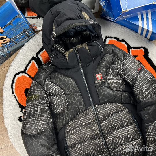 Пуховик Black Yak