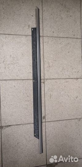 Молдинг стекла двери задней правой Audi Q7 матовый