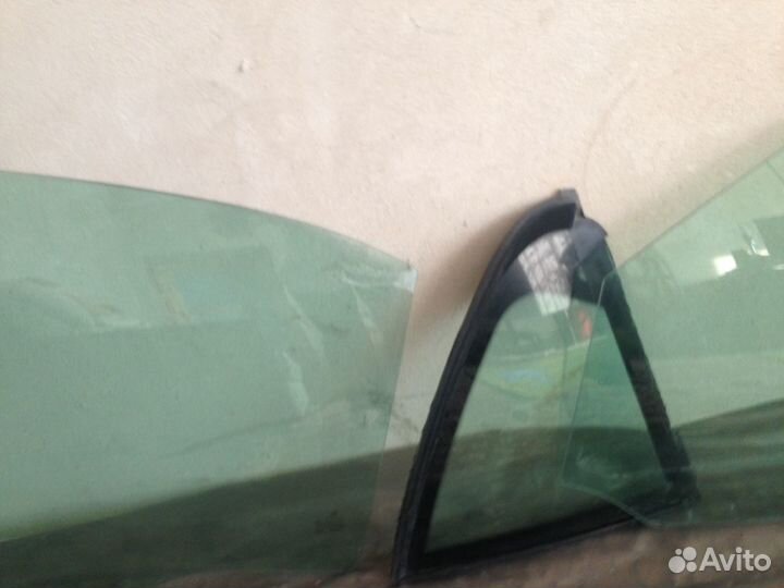 Стекла на Мерседес Бенц С-180 кузов w 124 седан