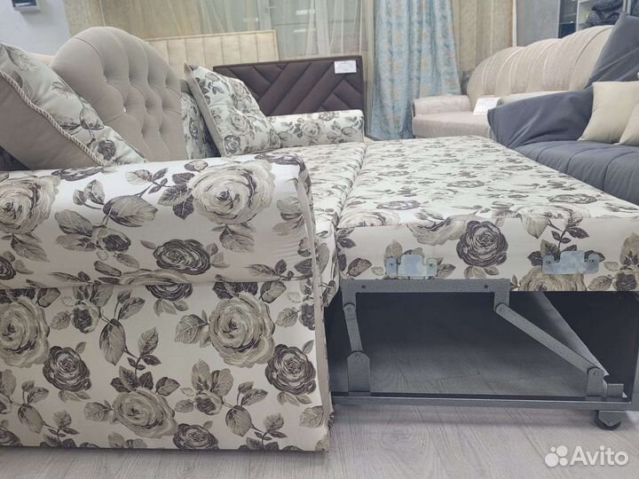 Диван мягкий