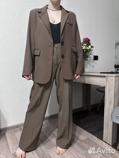Брючный костюм женский 42 44 коричневый