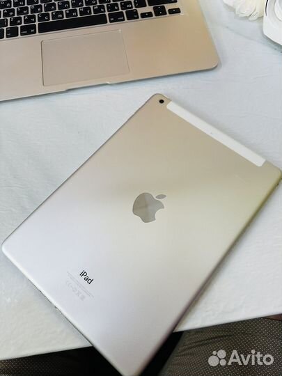 iPad Air 16 гб белый wifi