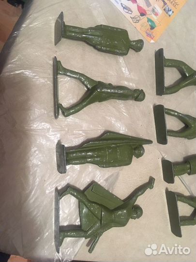 Солдатики 30 лет Победы полный набор состояние