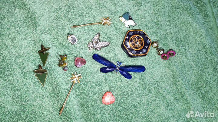 Броши и сережки - гвоздики пакетом