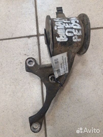 Кронштейн редуктора передний Suzuki Grand Vitara