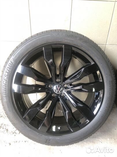 VW Touareg R21 оригинальный комплект