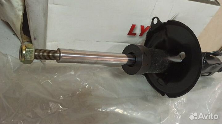 Амортизатор передний Volkswagen Passat B3