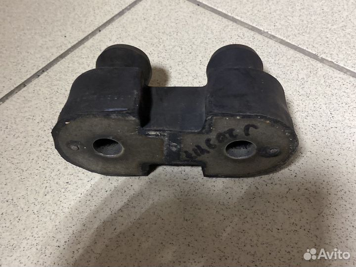 Подушка двигателя фредлайнер FLD задняя