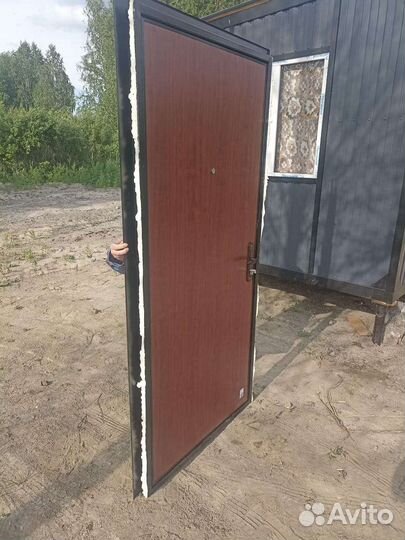 Дверь входная металлическая