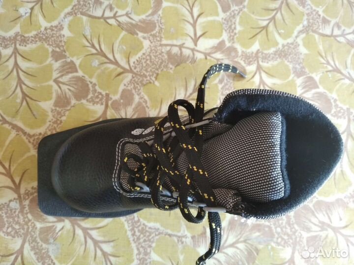 Лыжные ботинки 33