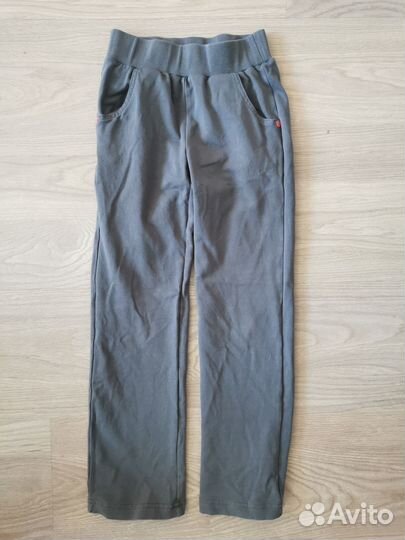 Продам спортивный костюм для девочки рост 122см