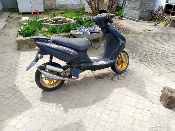 Скутер stels